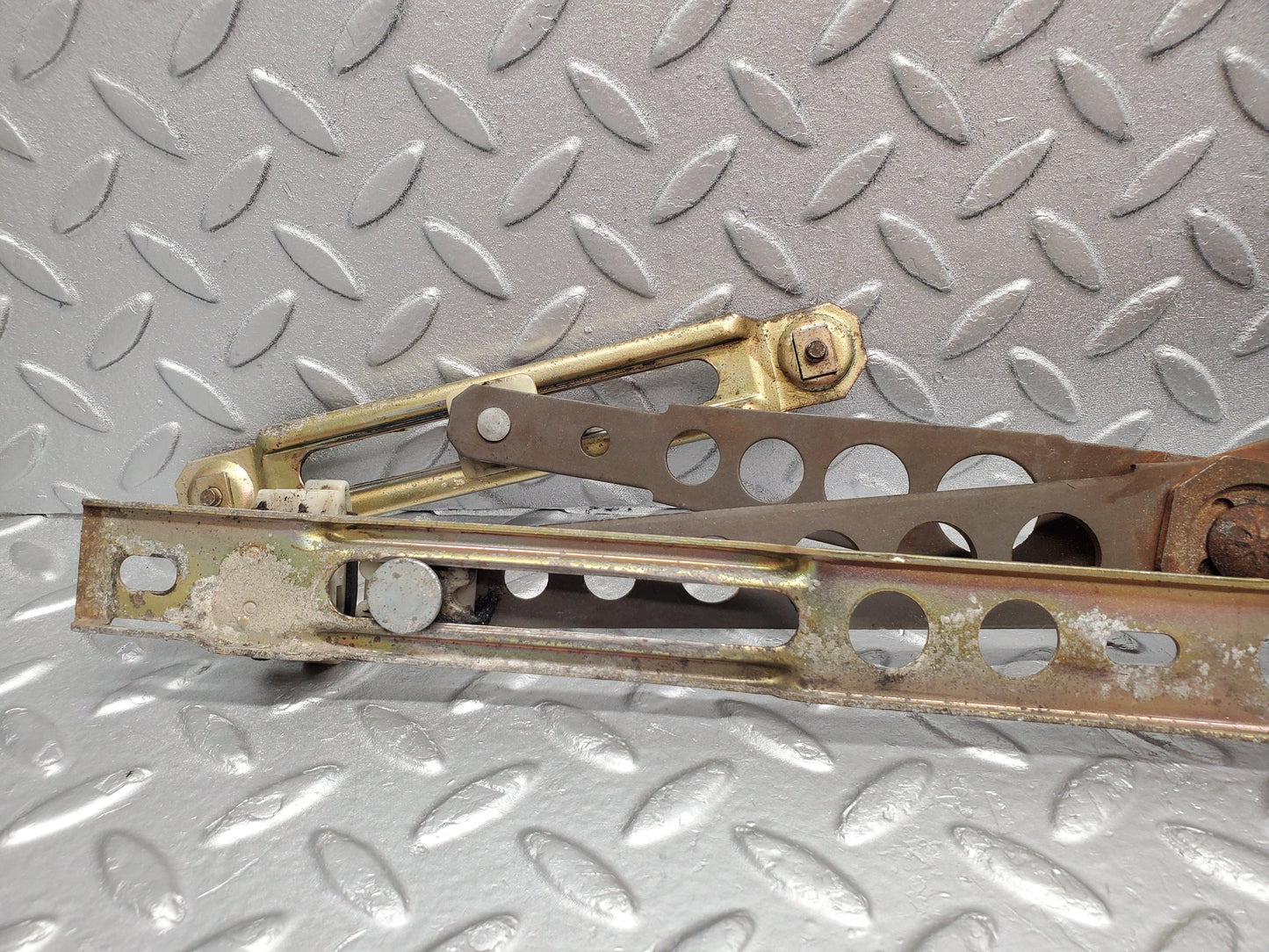 1400 Mercedes-Benz V123 240D Front Right Manual Window Regulator 1237202246