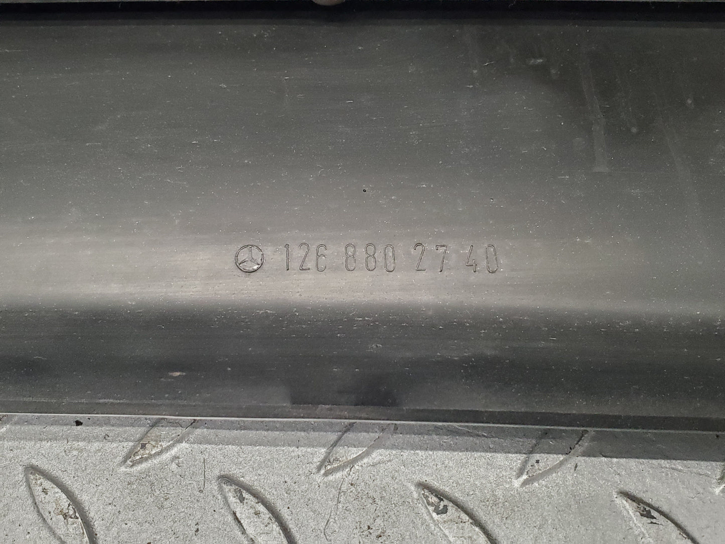 47557 Mercedes-Benz W126 Rear Bumper 1268802740 1268851105 1268855074