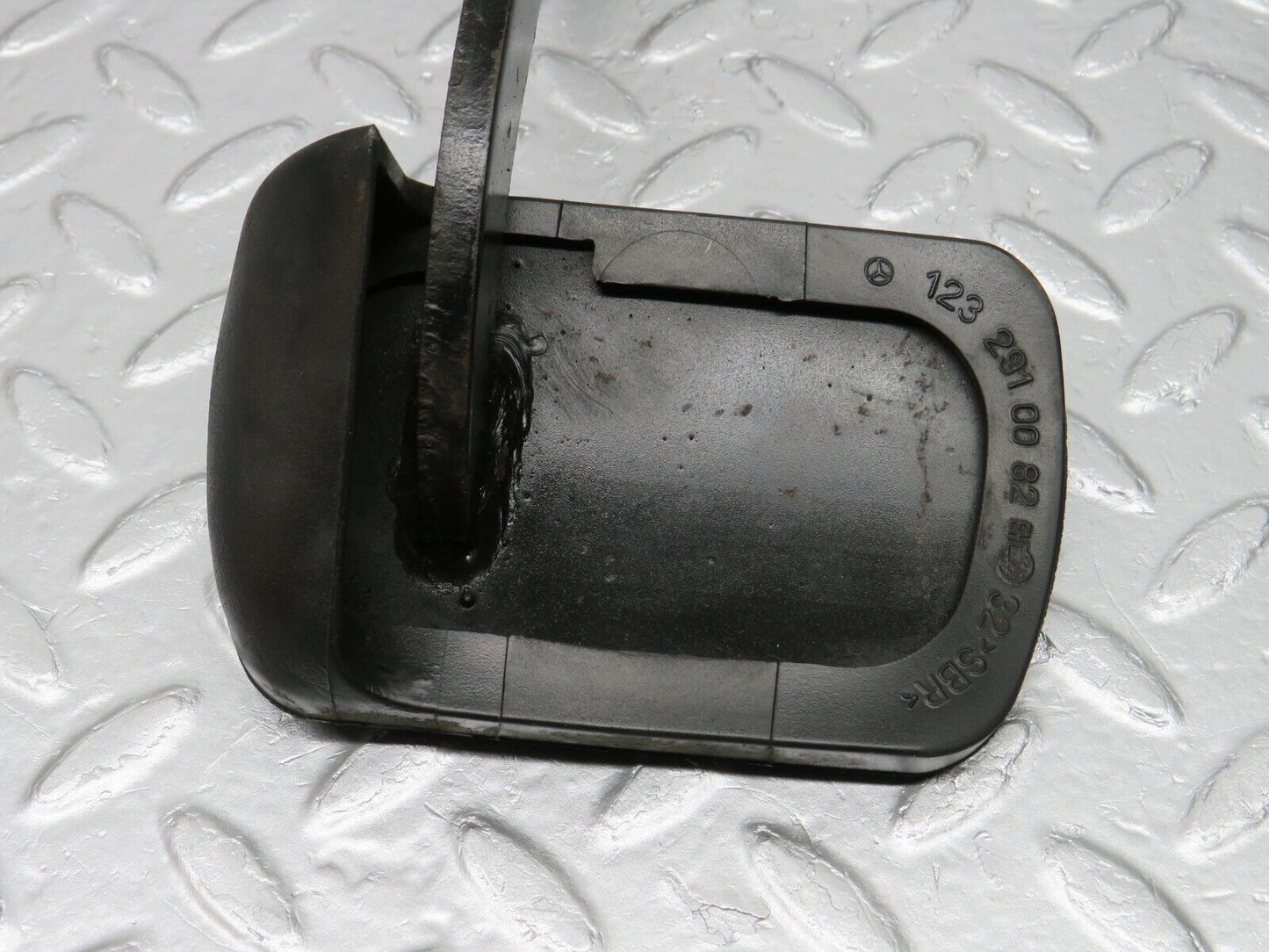 39985 Mercedes-Benz R107 350SL Brake Pedal With Rubber 1232910082