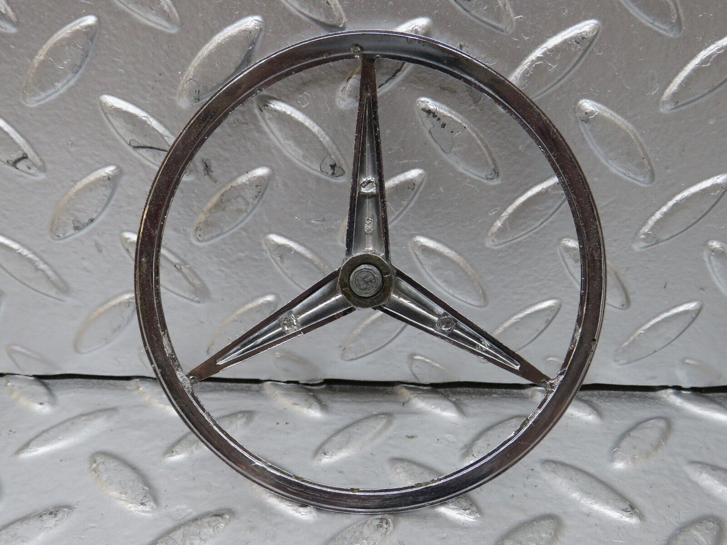 26053 Mercedes-Benz W116 450SE Trunk Badge Emblem