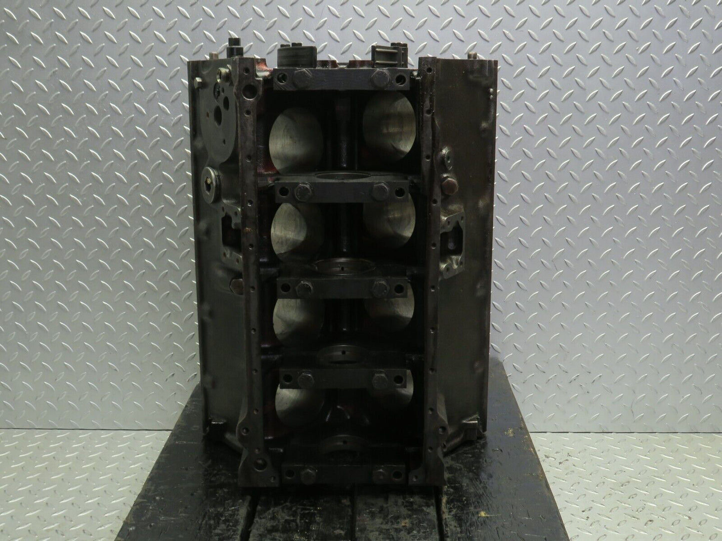 32806 Mercedes-Benz C107 R107 350 V8 Engine Block 1160110601 M116.982