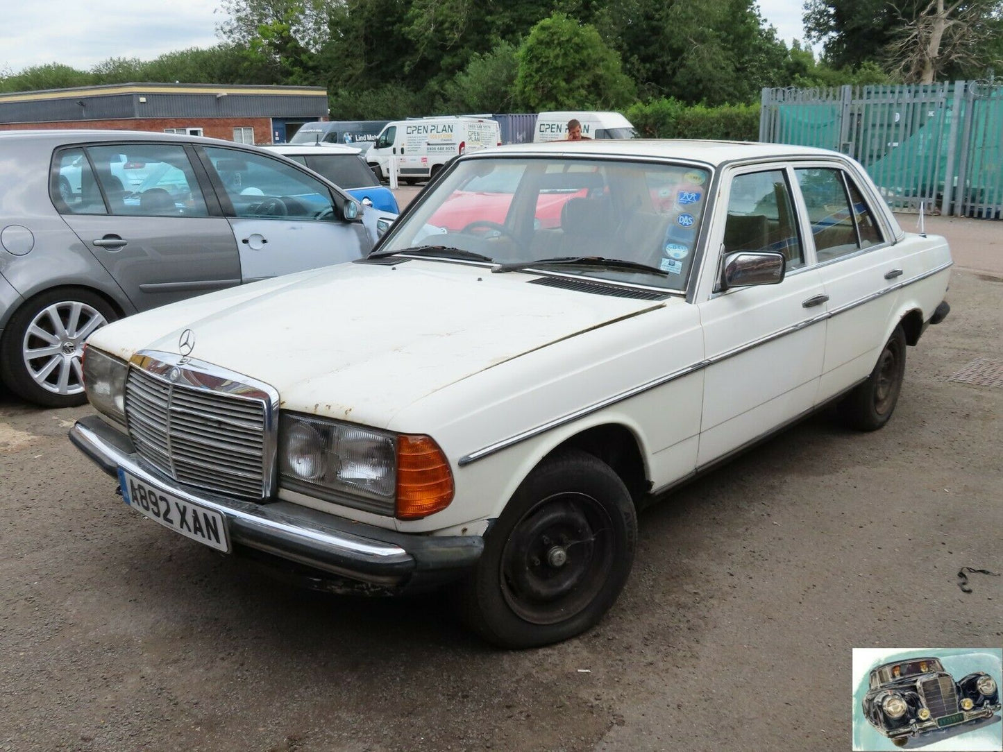 5718 Mercedes-Benz W123 200 Interior Door Handle Front Right 1239702001