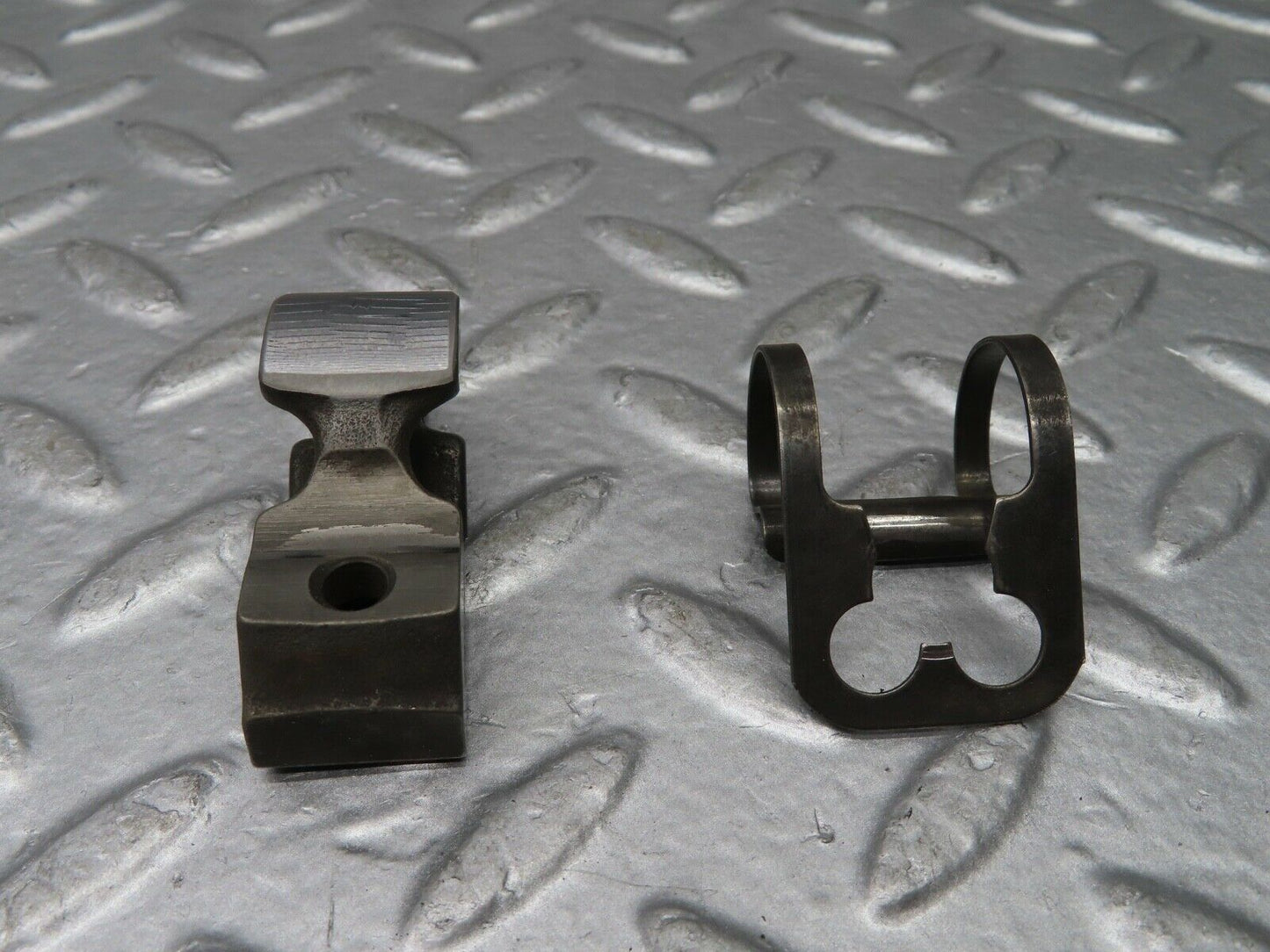 20726 Mercedes-Benz R107 450SL Valve Rocker Arm With Retaining Spring
