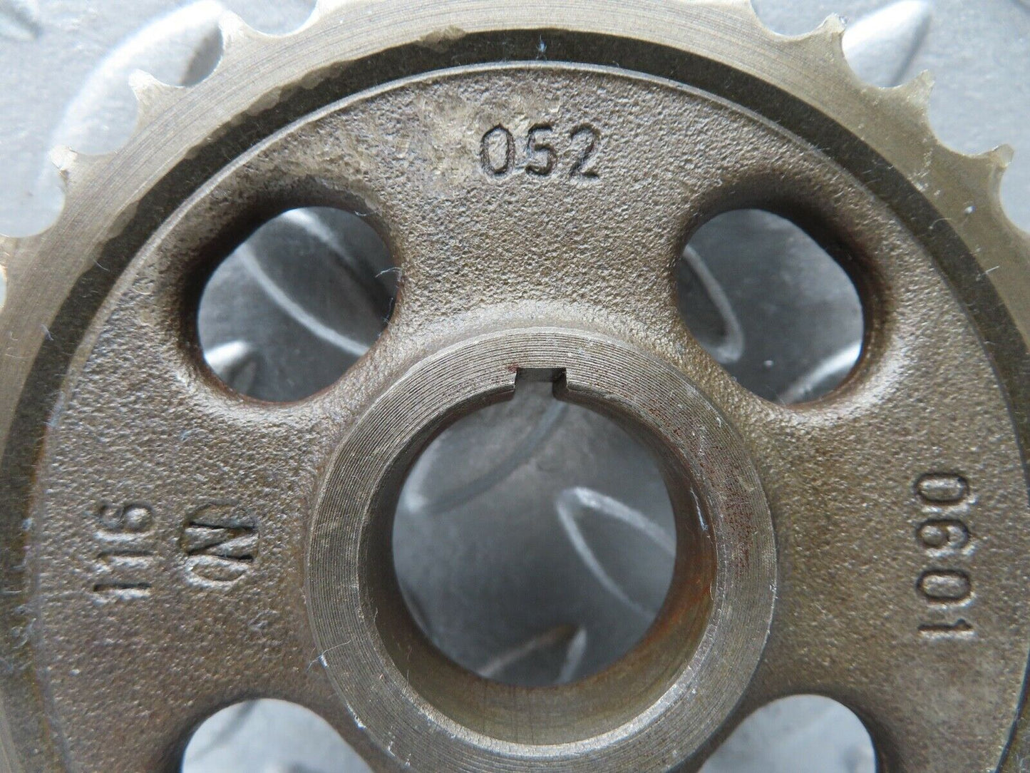 17718 Mercedes-Benz W116 450SEL Camshaft Timing Gear Sprocket 1160520601