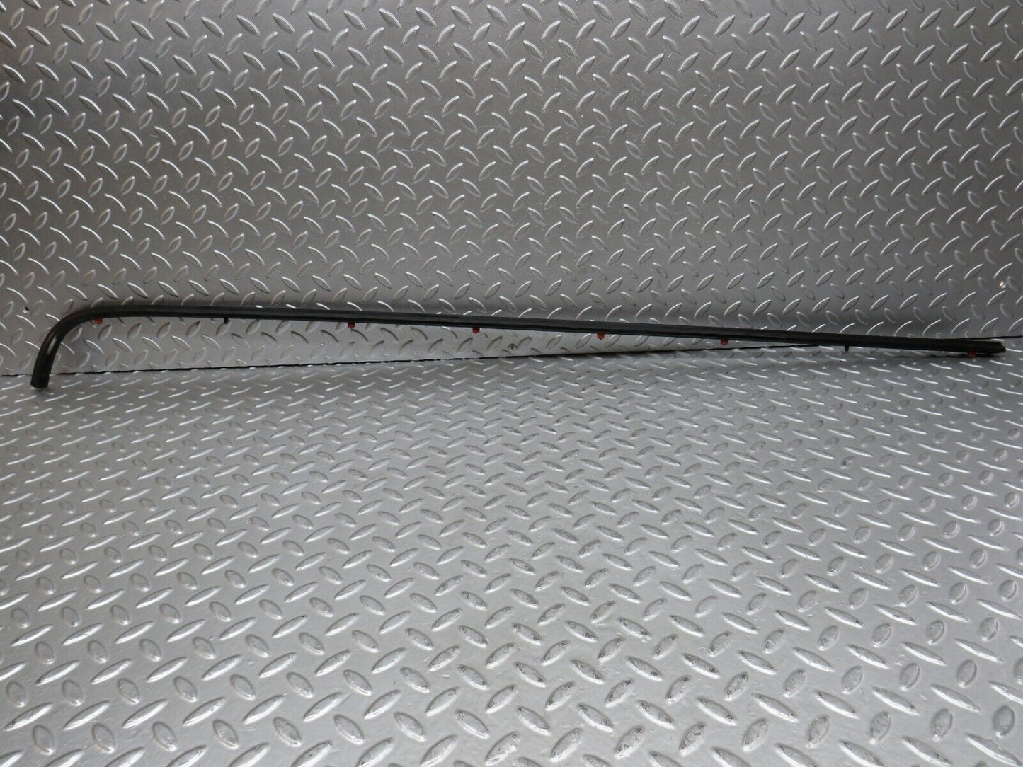 27958 Mercedes-Benz W123 280E Rear Right Fender Centre Moulding Trim