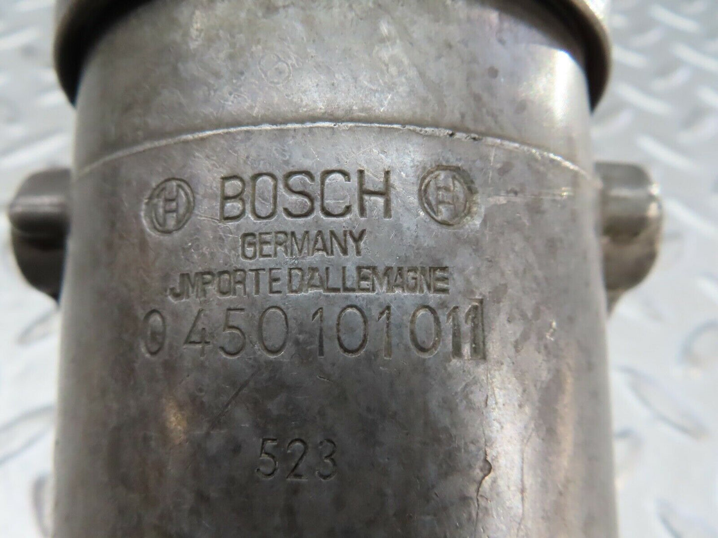 19224 Mercedes-Benz W123 300D Fuel Filter Housing 0450101011