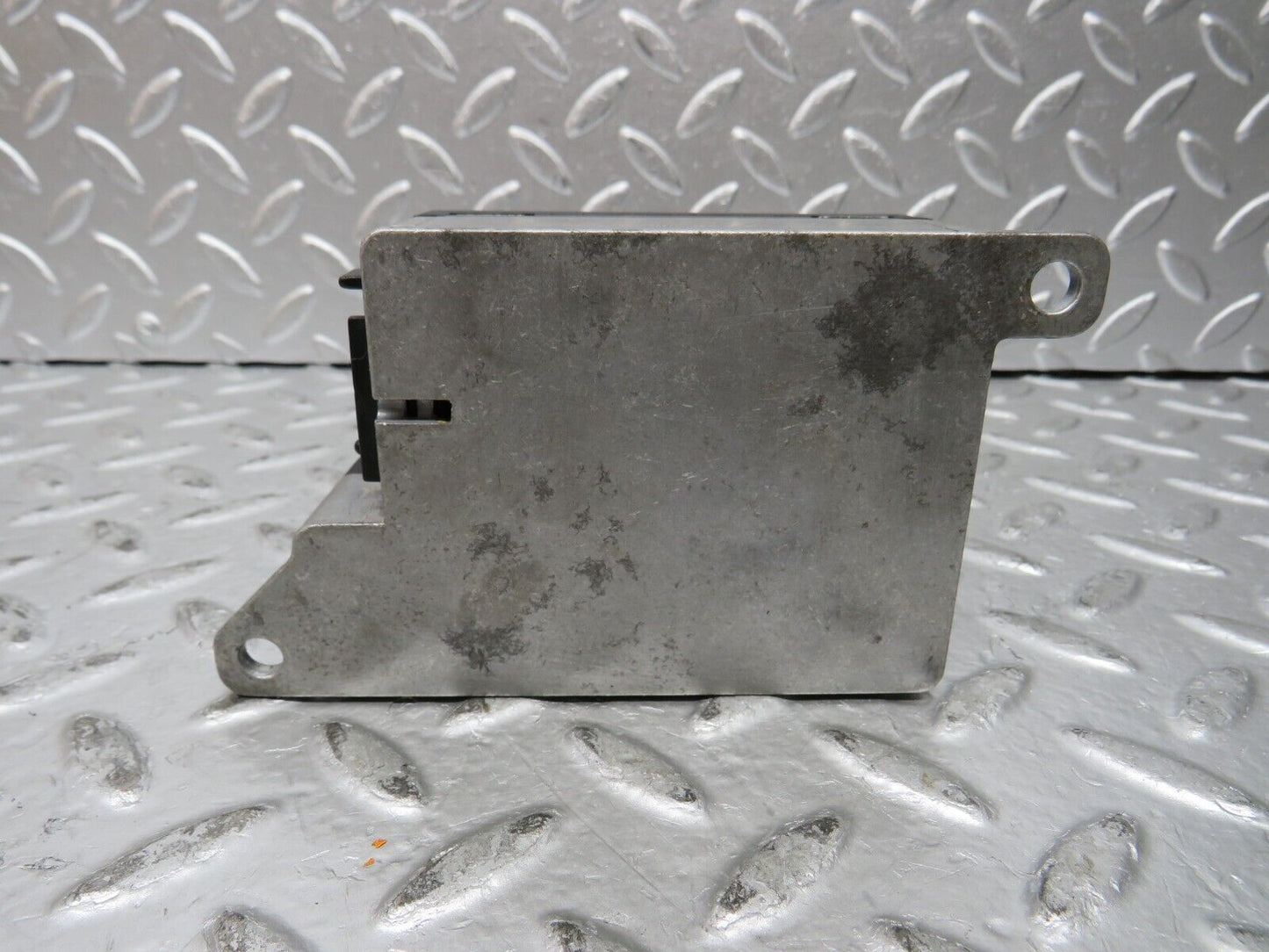 27191 Mercedes-Benz W123 280E Crash Sensor Bosch 0038200610 0285001050