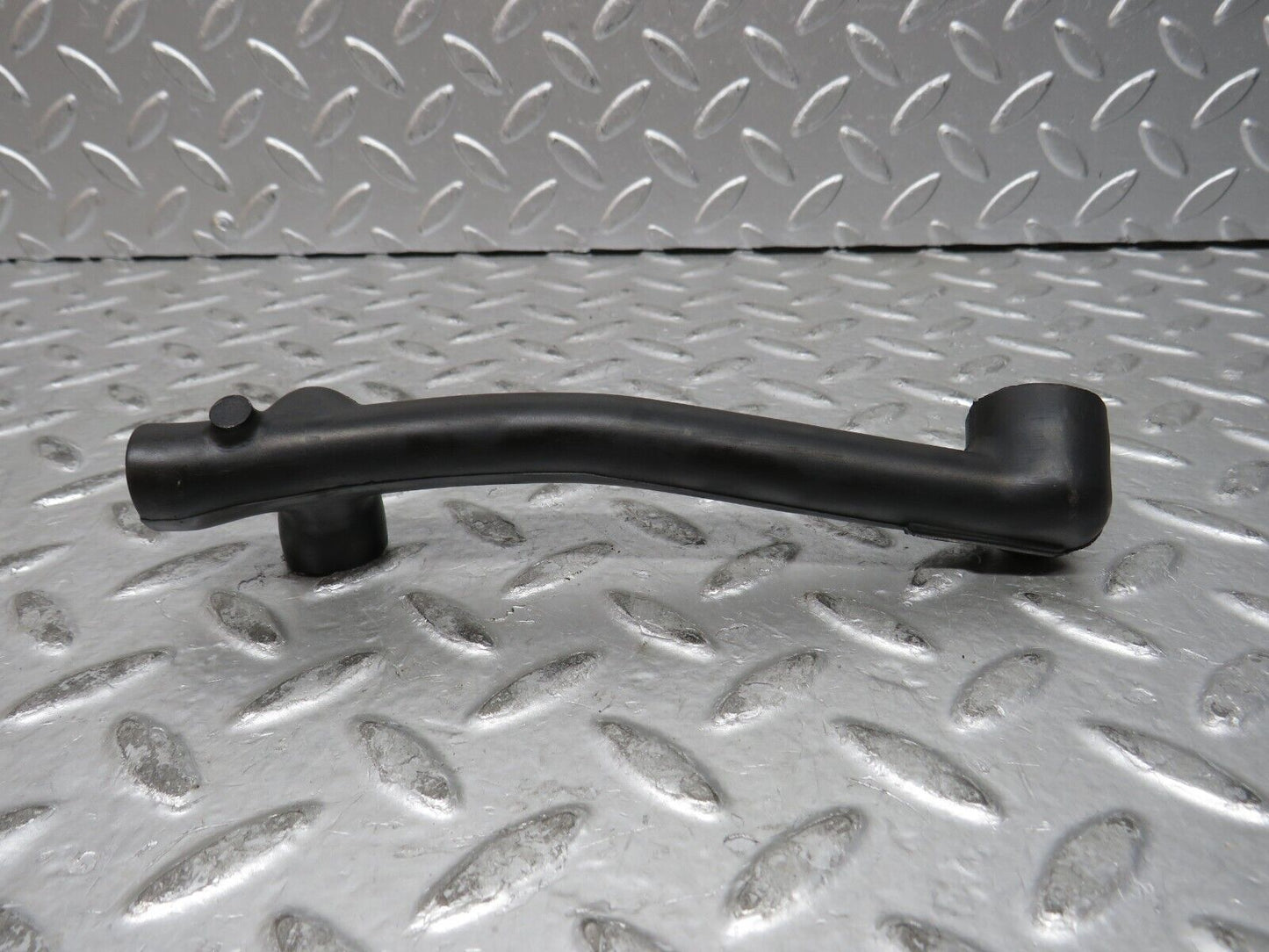 28845 Mercedes-Benz W123 230E Air Intake Pipe 1020945882