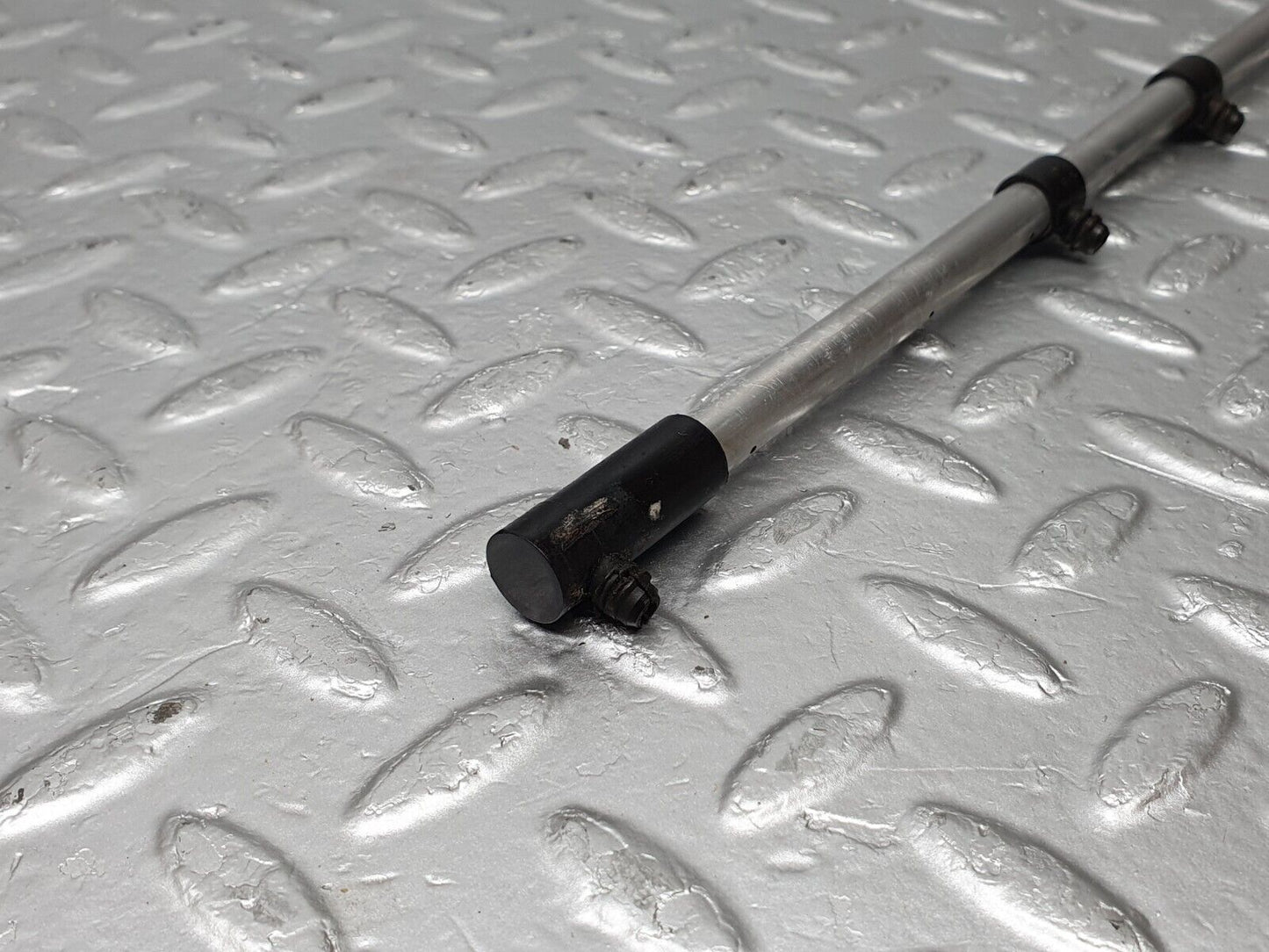 42936 Mercedes-Benz W116 350SE Camshaft Oil Tube