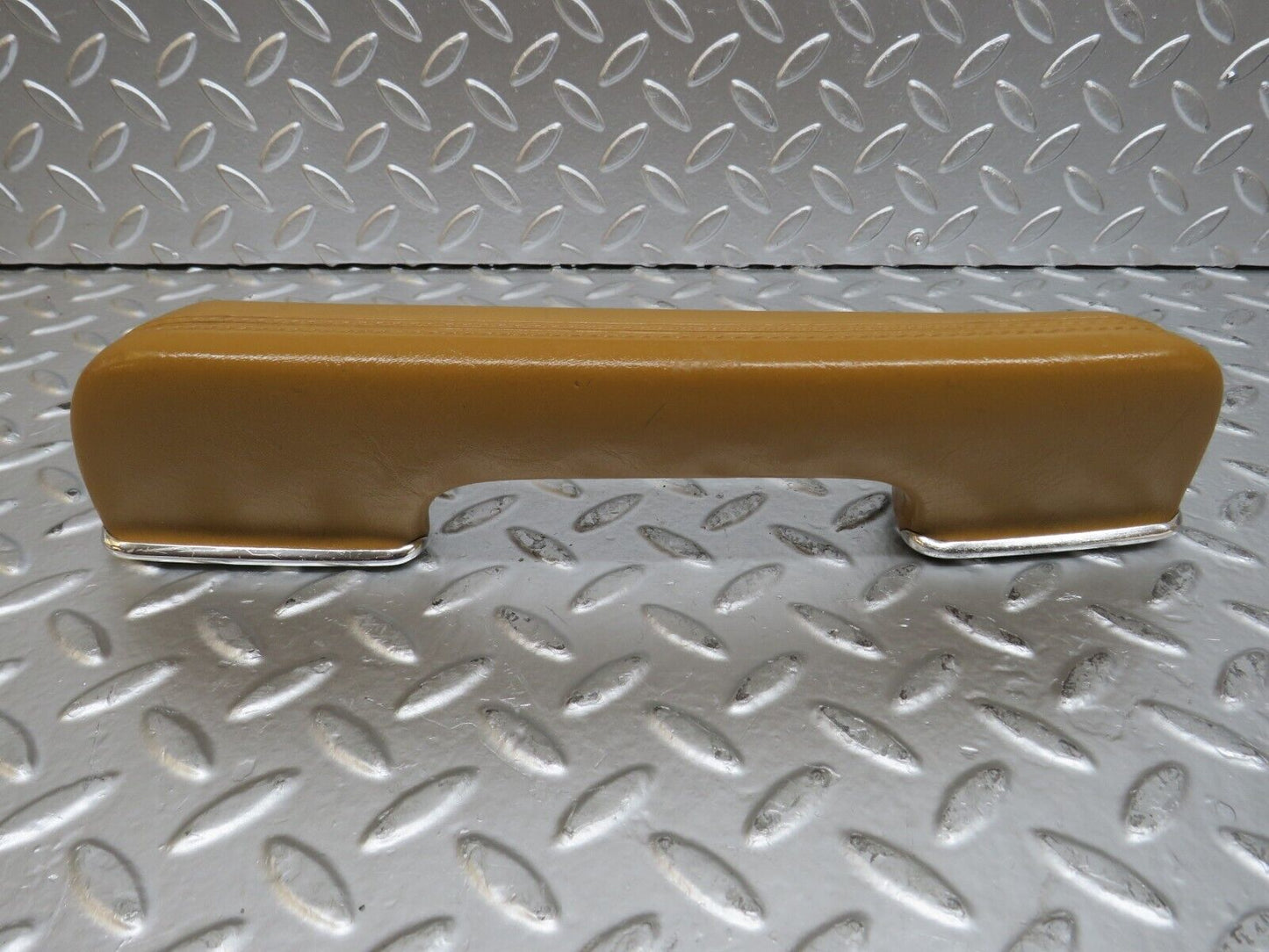 25436 Mercedes-Benz W123 200 Interior Door Handle Front Right Palomino