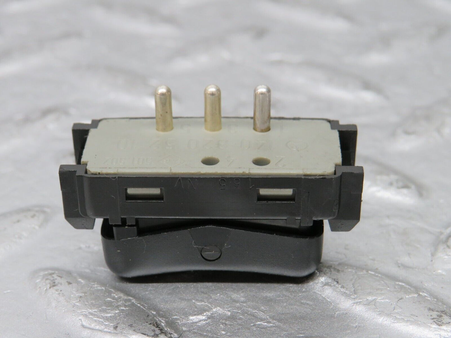 33331 Mercedes-Benz W202 C180 Head Rest Control Switch 1408205210