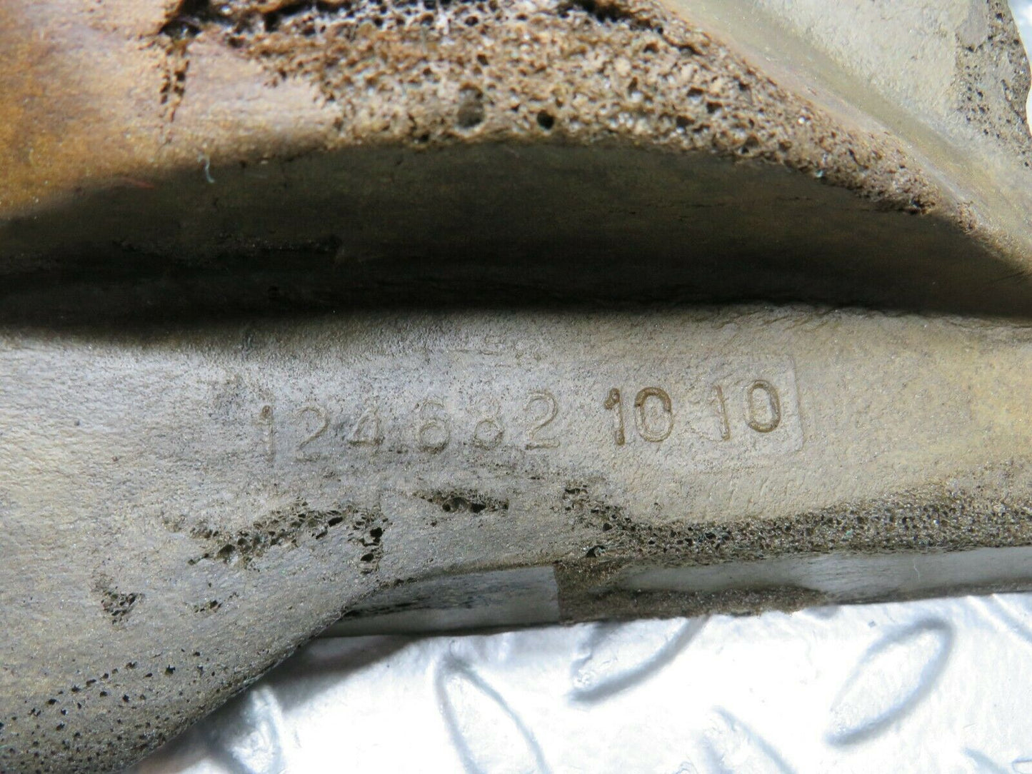 22501 Mercedes-Benz C124 E220 Coupe Parcel Shelf Speaker Insulation 1246820910