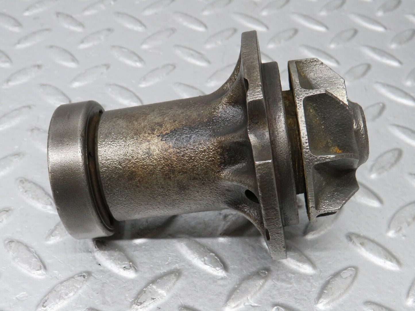 35903 Mercedes-Benz 240D OM616.912 Water Pump 115201