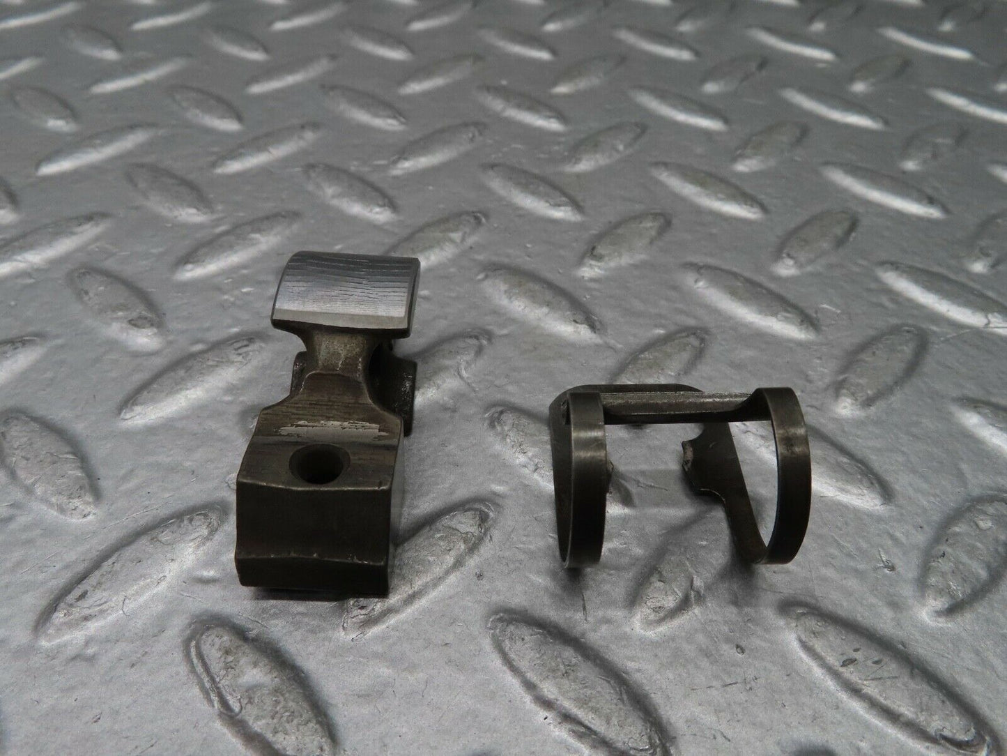 20722 Mercedes-Benz R107 450SL Valve Rocker Arm With Retaining Spring