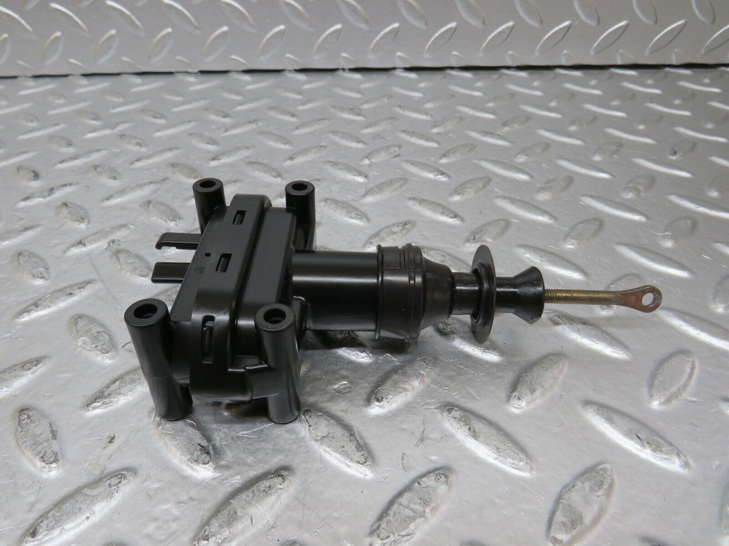 25995 Mercedes-Benz W124 280E Door Lock Vacuum Actuator