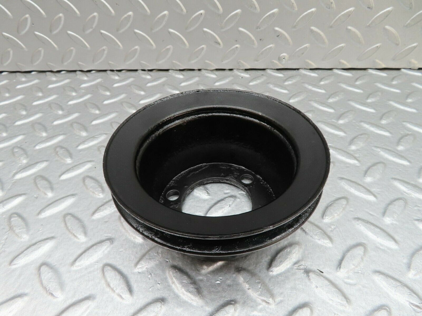 17989 Mercedes-Benz W123 200 Crankshaft Pulley