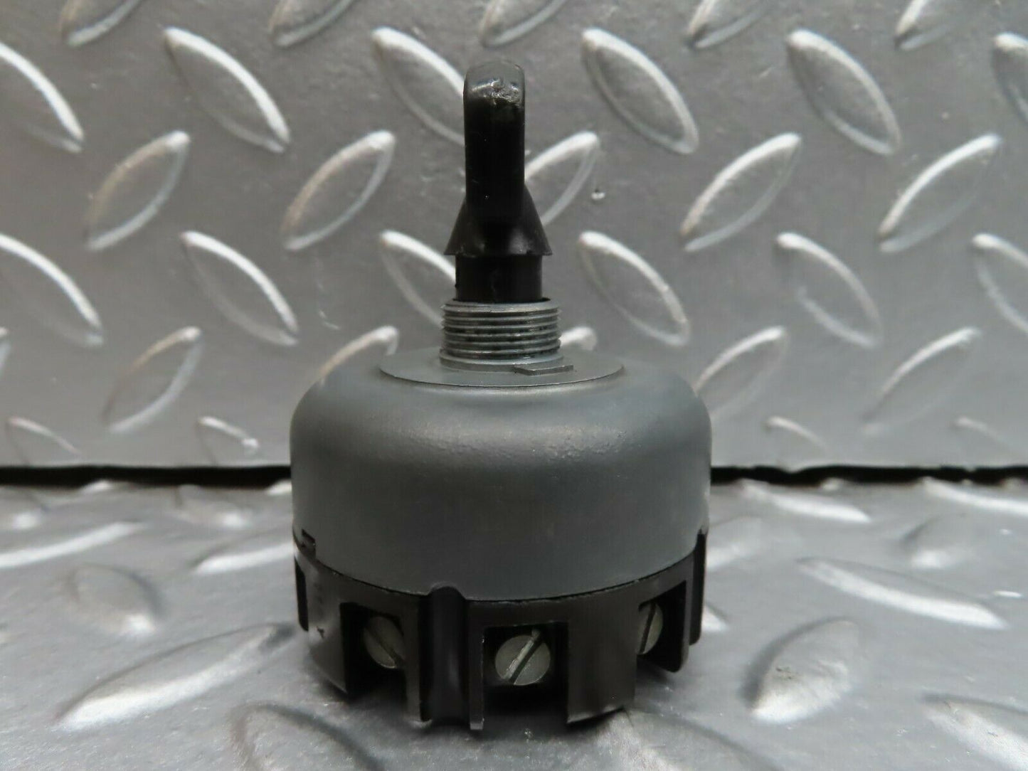 21002 Mercedes-Benz W114 250CE Coupe Headlight Switch