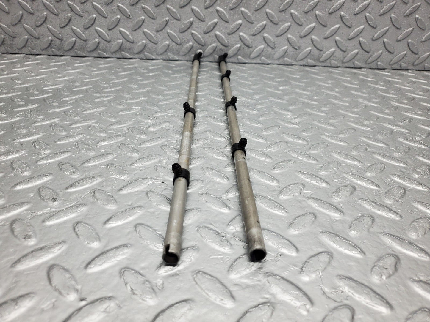 W126 Coupe camshaft oil tube used OEM