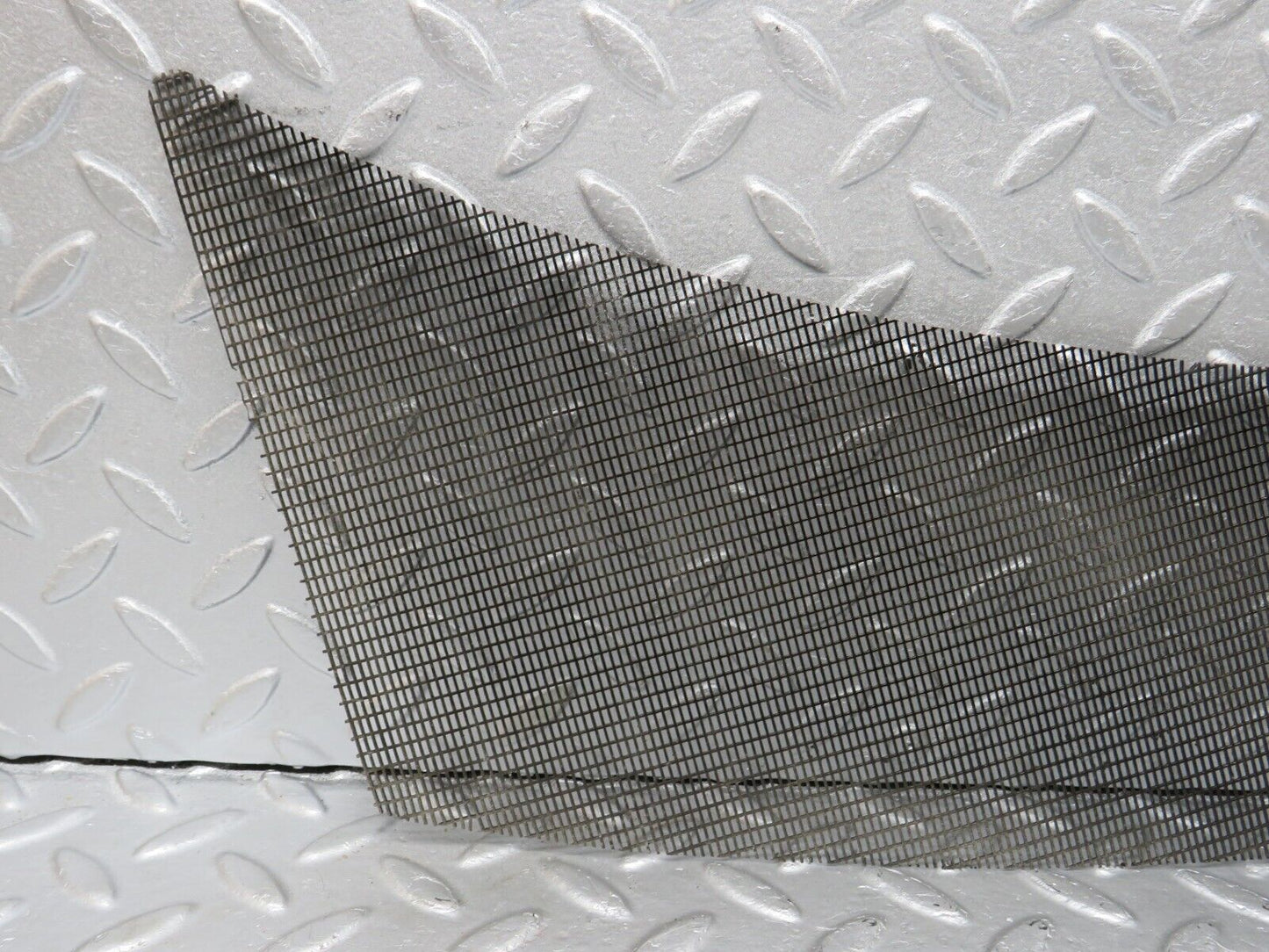 40080 Mercedes-Benz R107 350SL Air Intake Grill Right Side