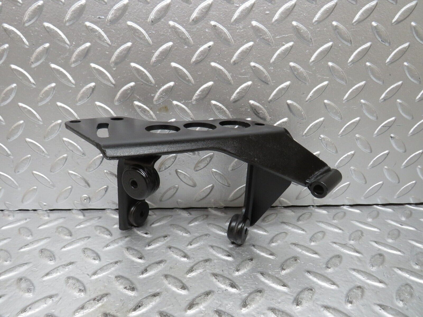 27440 Mercedes-Benz W123 280E Power Steering Pump Holder Bracket