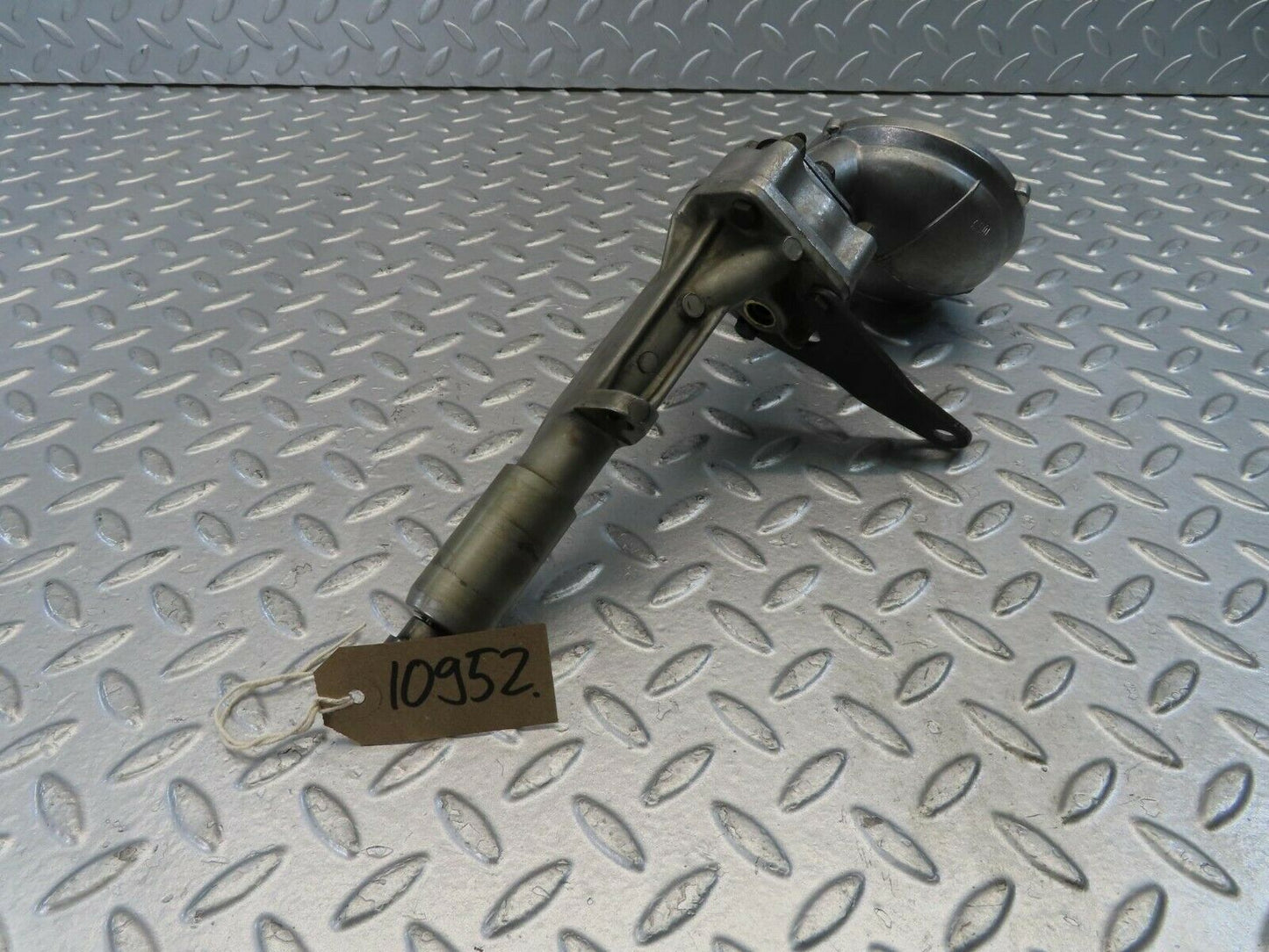 10952 Mercedes-Benz W115 220D Oil Pump