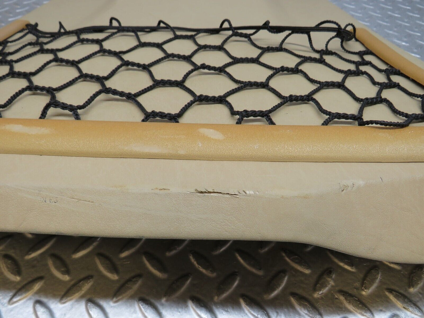 37070 Mercedes-Benz C126 420SEC Coupe Front Right Seat Rear Cover Beige