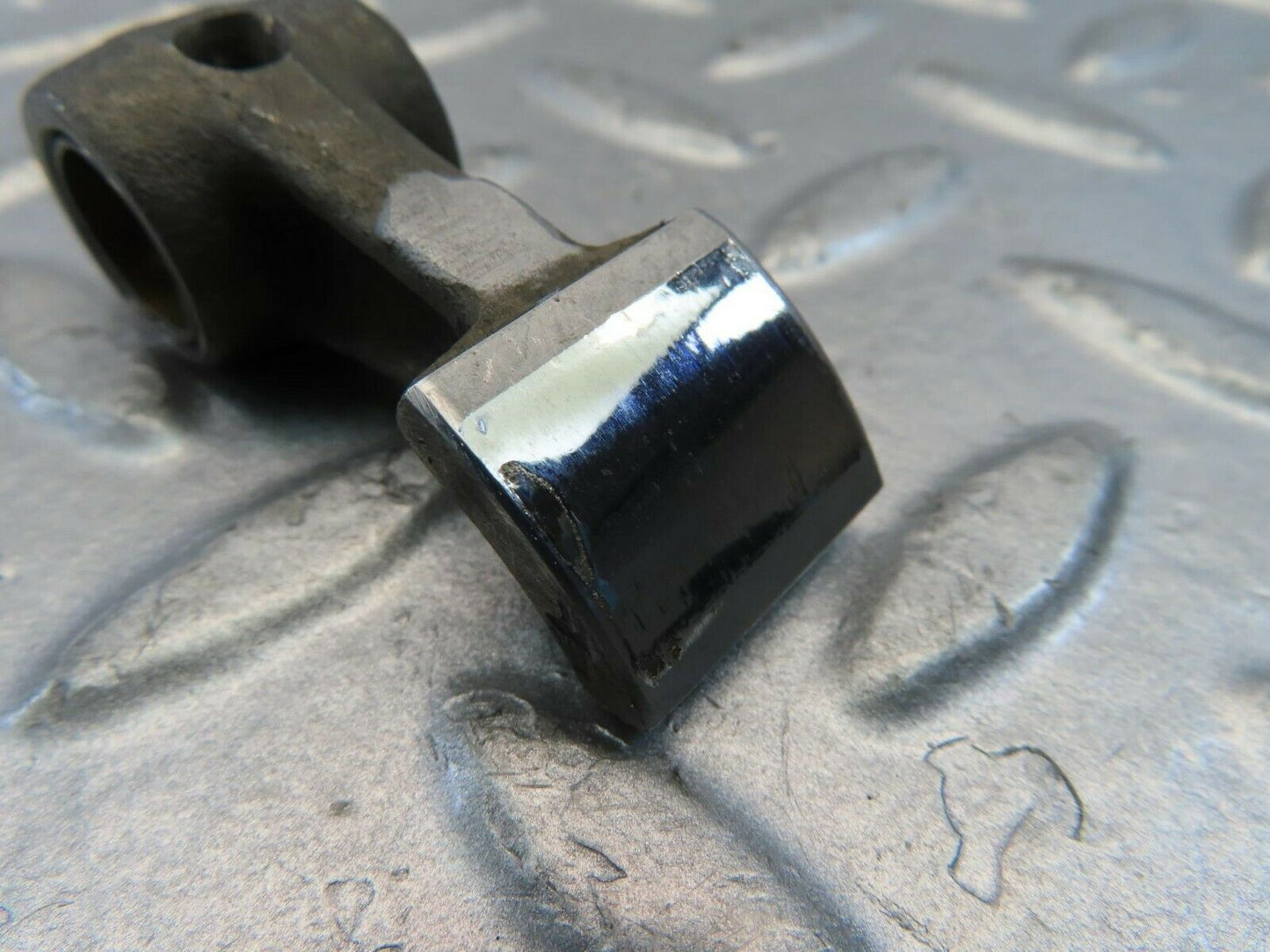 10976 Mercedes-Benz W115 220D Rocker Arm