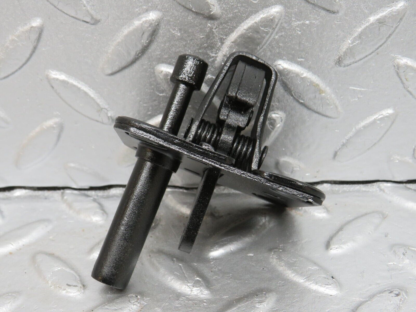 40079 Mercedes-Benz R107 350SL Bonnet Lock Catch