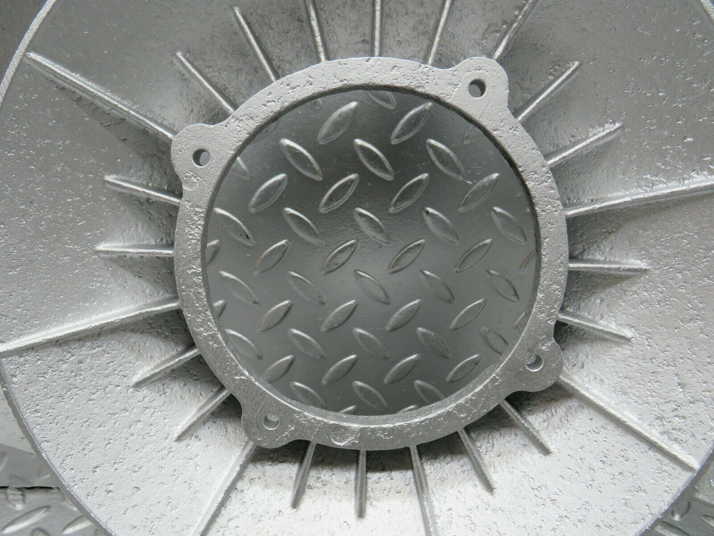 22824 Mercedes-Benz C107 450SLC Coupe Engine Cooling Fan
