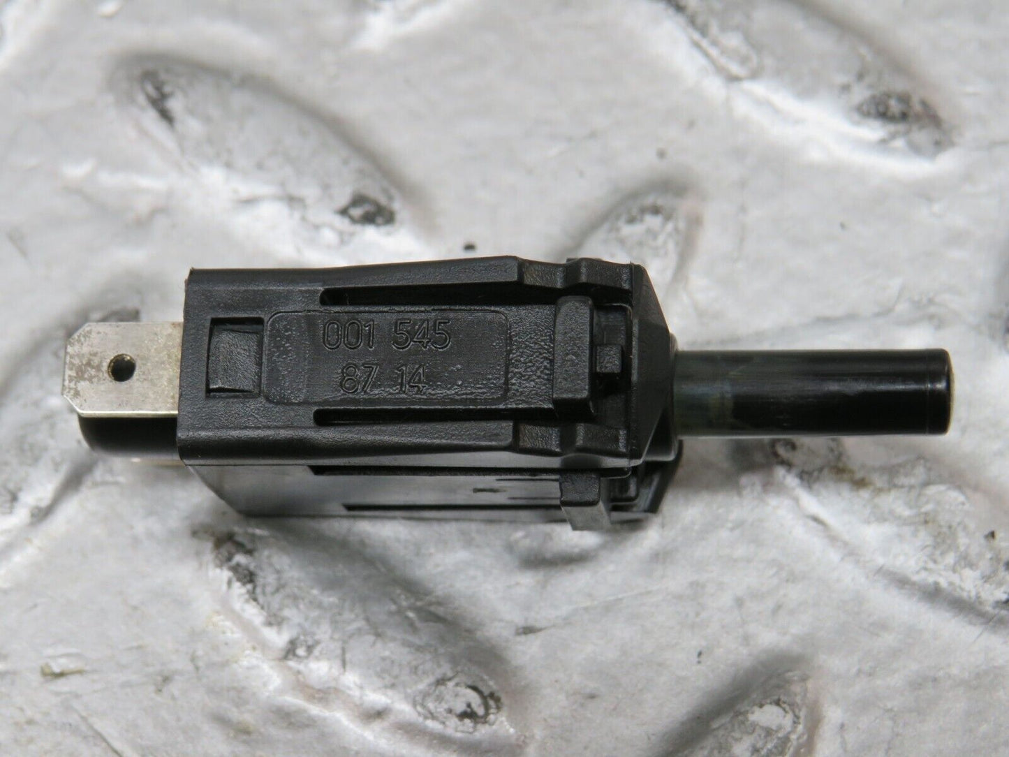 27800 Mercedes-Benz S124 300TE Wagon Door Contact Switch 0015458714