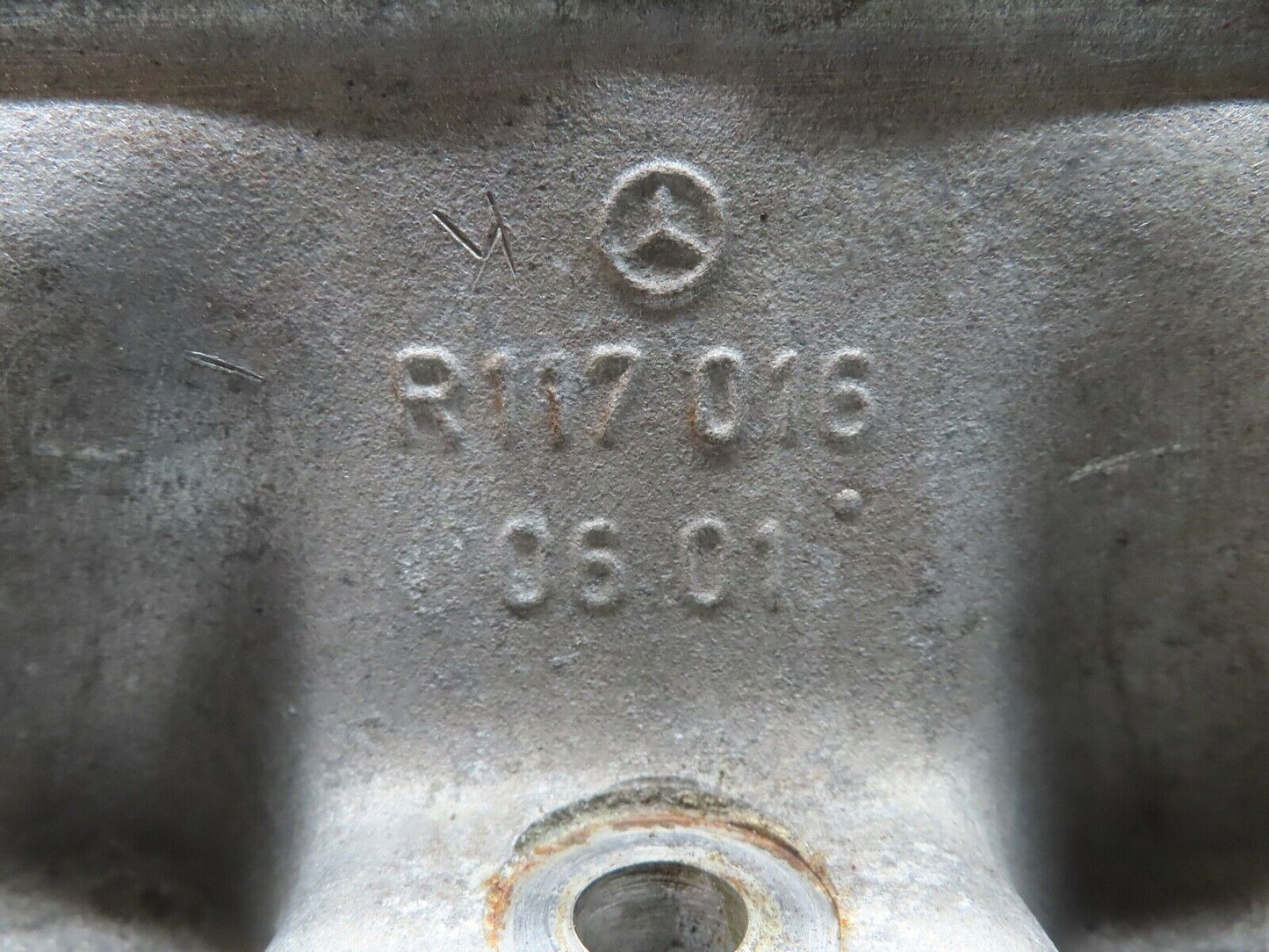 20743 Mercedes-Benz R107 450SL Cylinder Head Left Side 1170160601