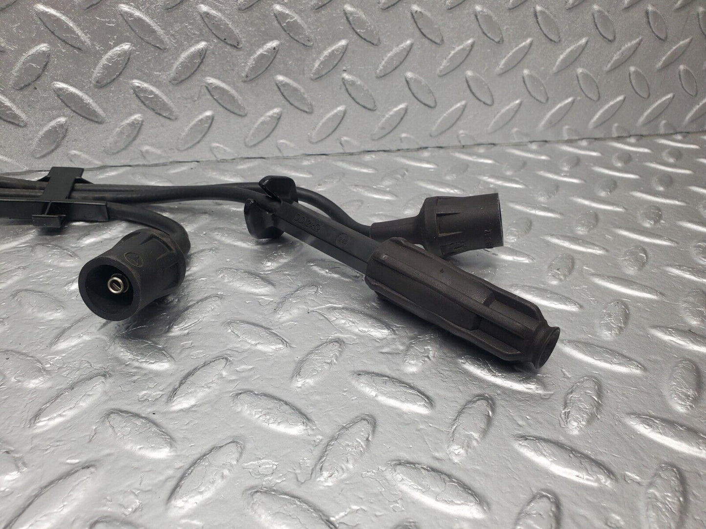 46201 Mercedes-Benz W124 280E Ignition Coil Lead Set 0001567110 0300404106