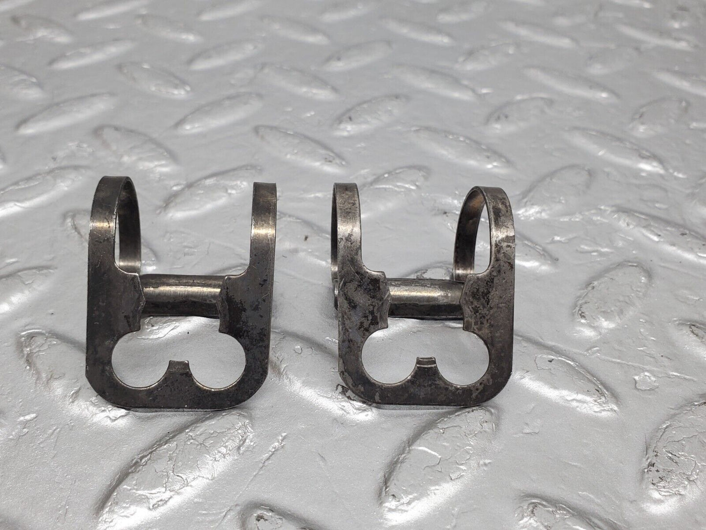 45479 Mercedes-Benz 280E M110.988 Valve Rocker Arm With Retaining Spring