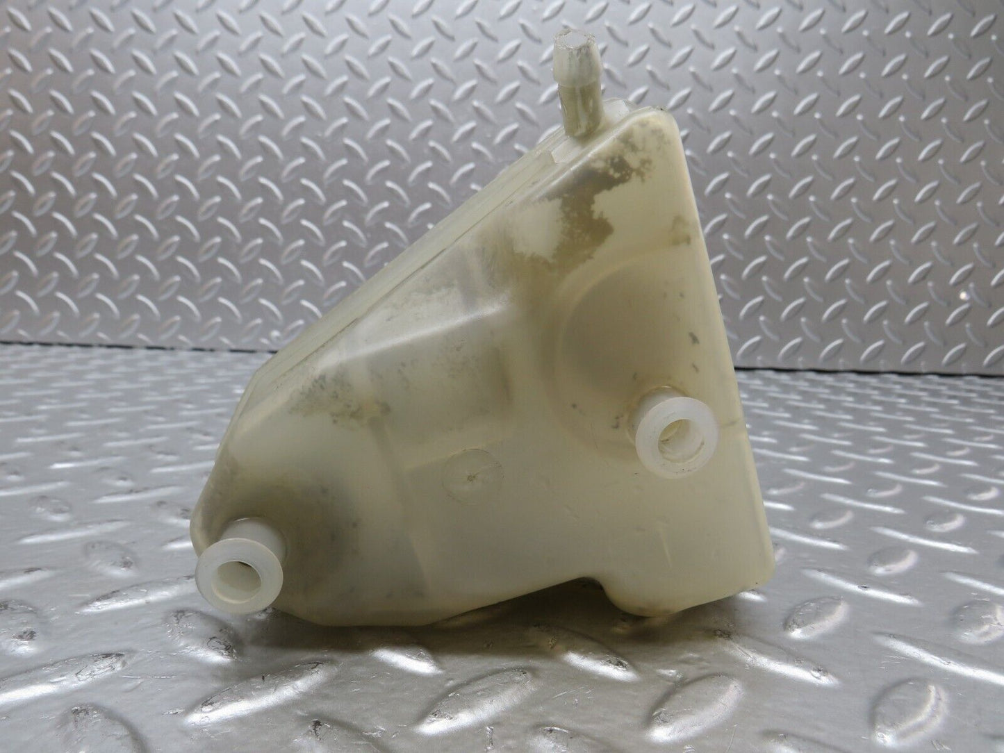 26857 Mercedes-Benz W123 240D Brake Fluid Reservoir Tank