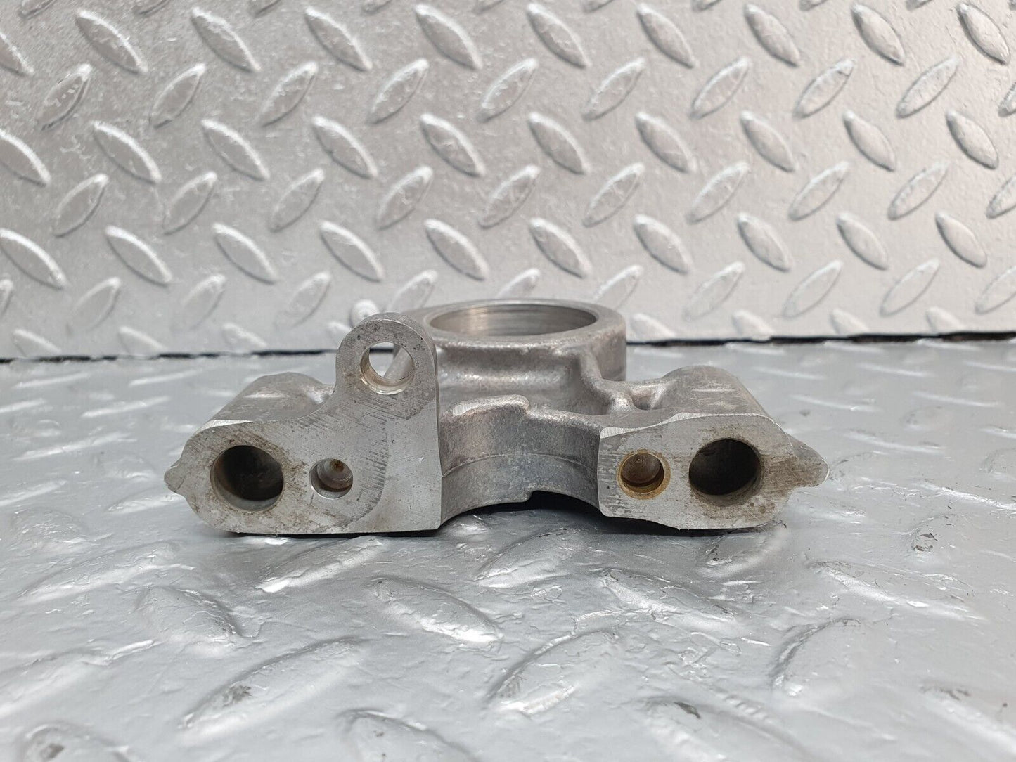43272 Mercedes-Benz W108 280SE Camshaft Tower Bearing 1140510016