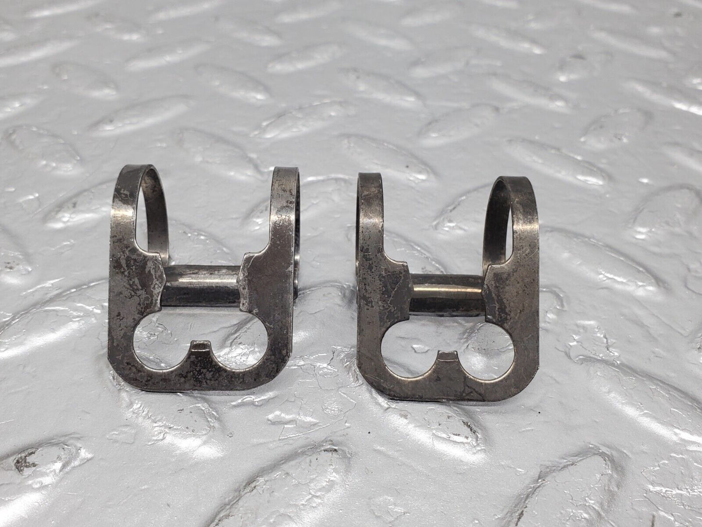 45481 Mercedes-Benz 280E M110.988 Valve Rocker Arm With Retaining Spring