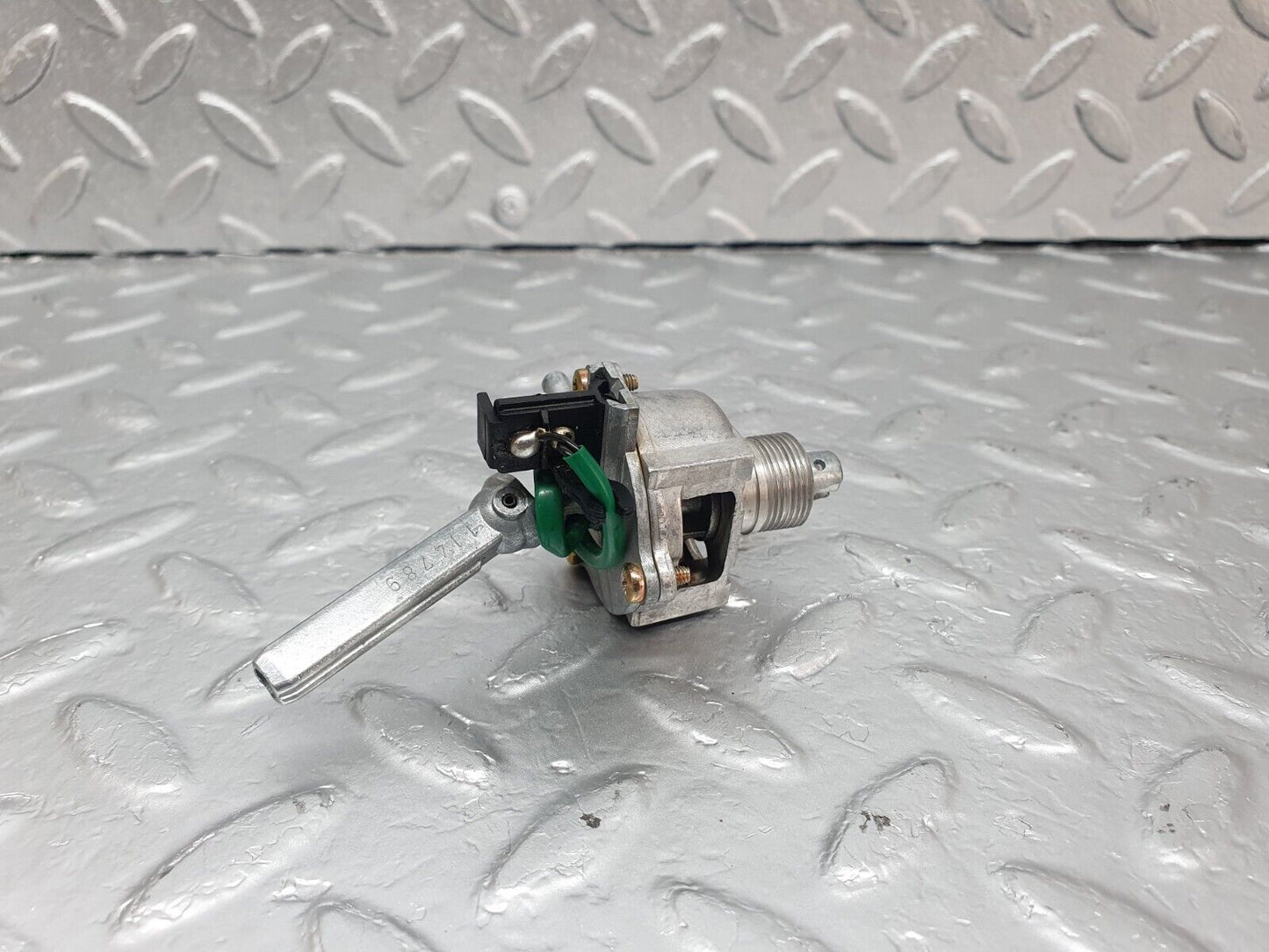 42901 Mercedes-Benz W201 190 2.0L Heater Control Switch