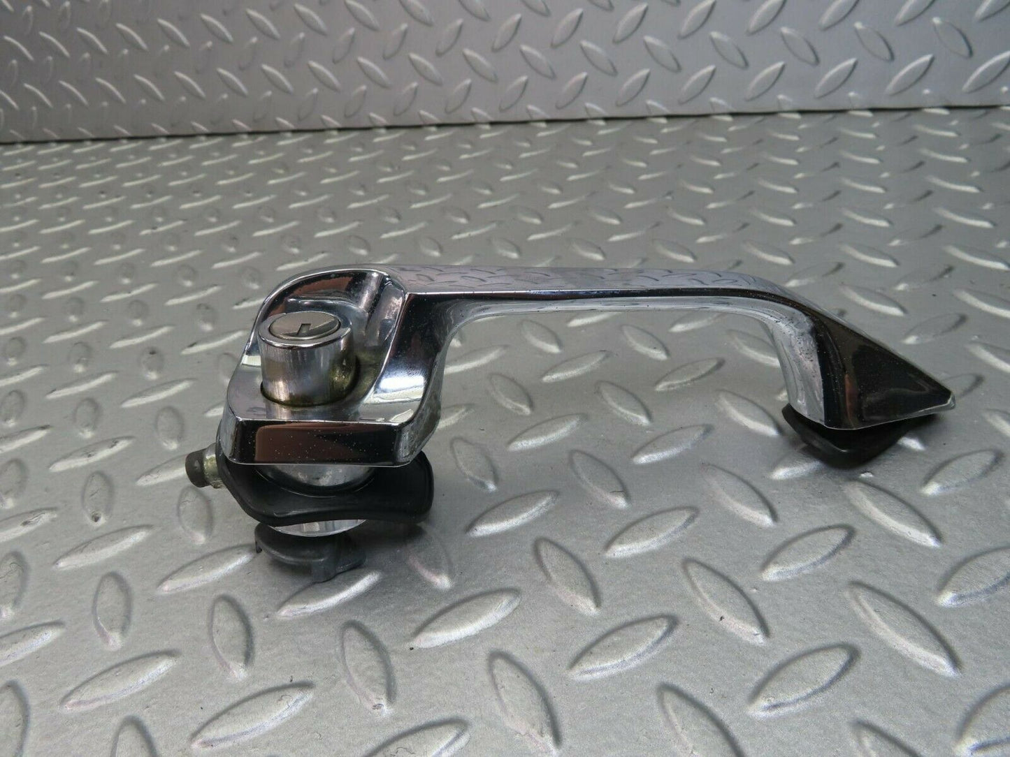 8764 Mercedes-Benz W108 Chrome Door Handle Front Right No Key 1087660801