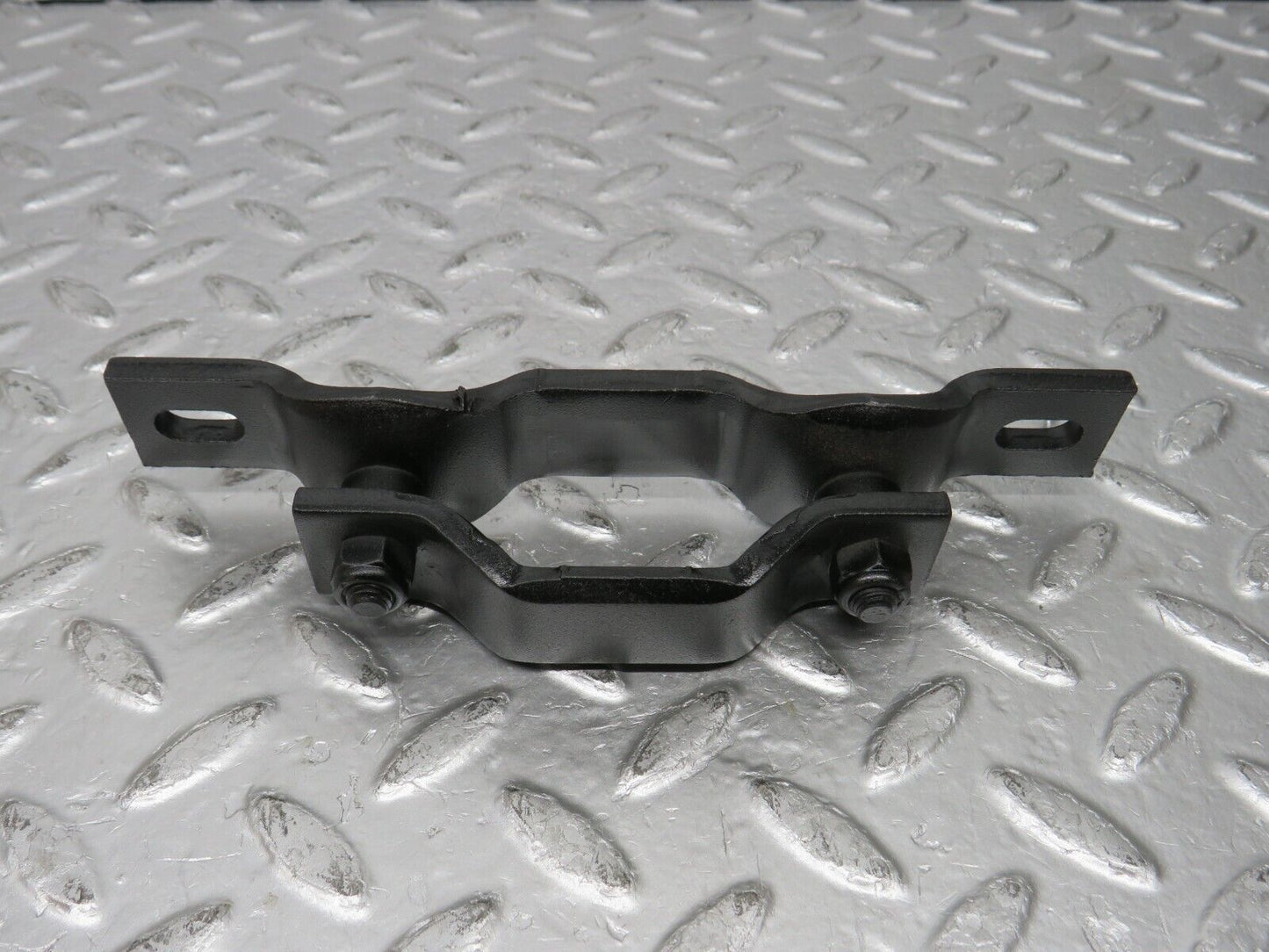 31112 Mercedes-Benz W123 200D Engine Mount Bracket