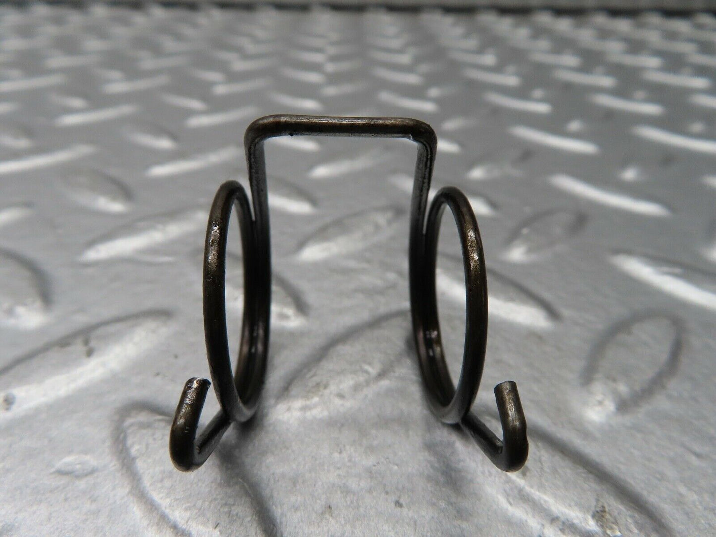 18313 Mercedes-Benz W111 220SE Coupe Rocker Arm Retaining Spring