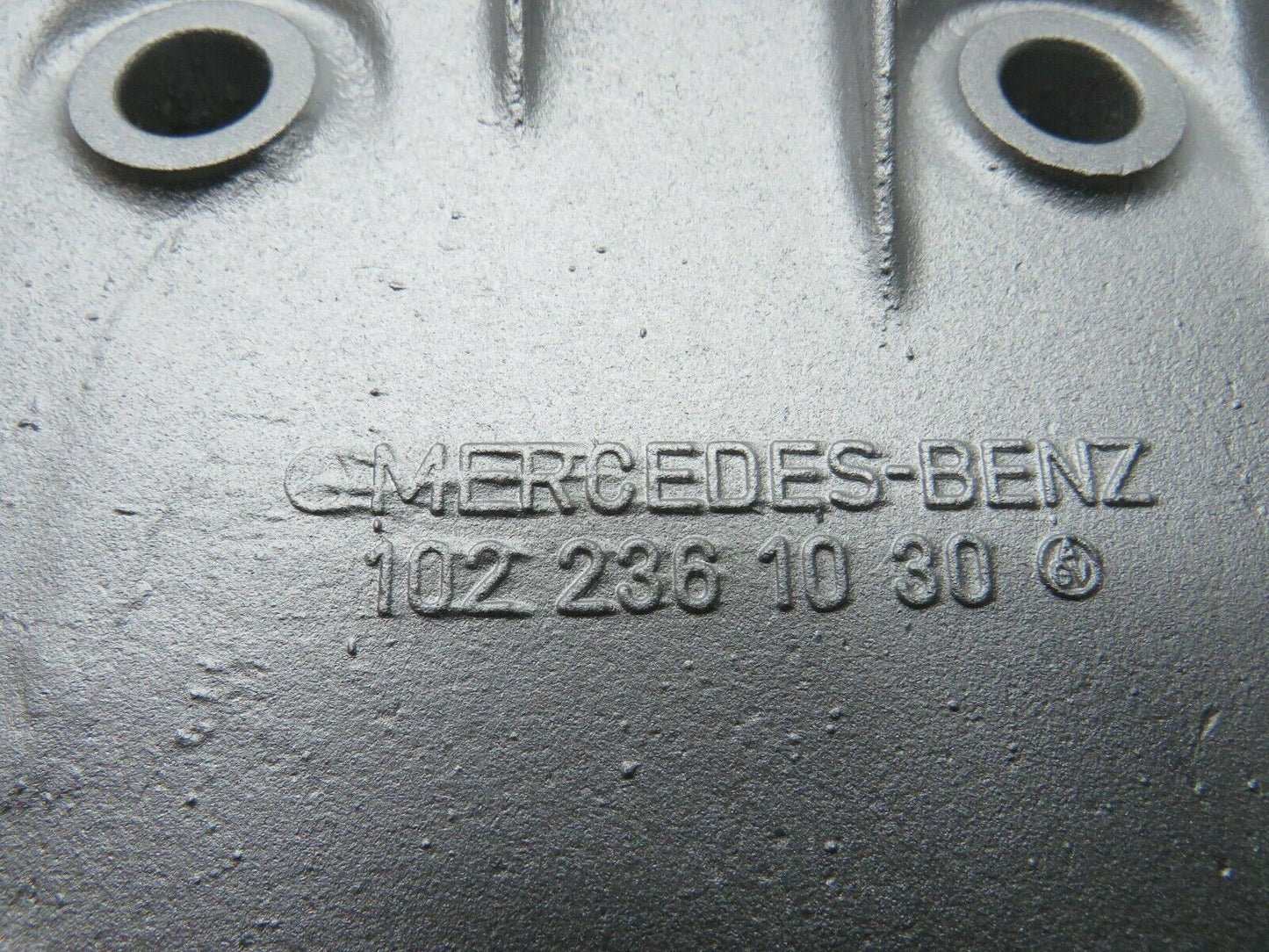 23114 Mercedes-Benz C123 230CE Coupe Power Steering Pump Bracket 1022361030