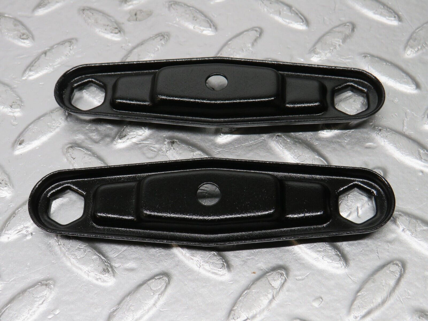 33774 Mercedes-Benz W201 190E Fuel Injector Bracket