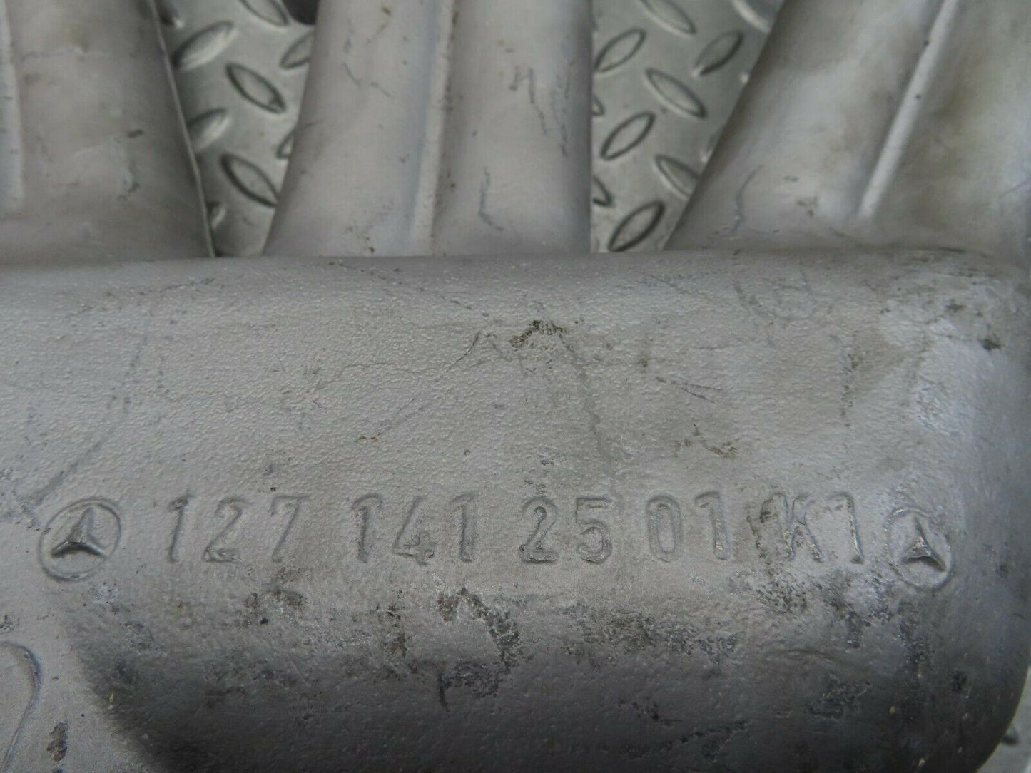 8684 Mercedes-Benz W111 Intake Manifold 1271412501