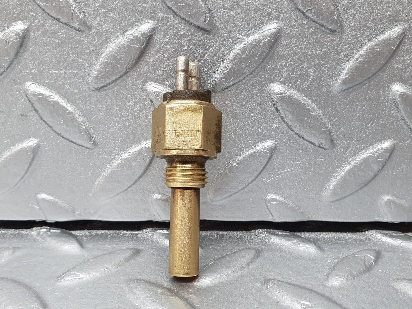41351 Mercedes-Benz W116 350SE Coolant Temperature Sensor Vdo