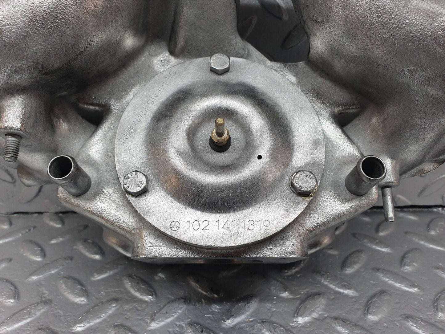 42802 Mercedes-Benz W201 190 2.0L Air Intake Manifold 1021411601 1021411319