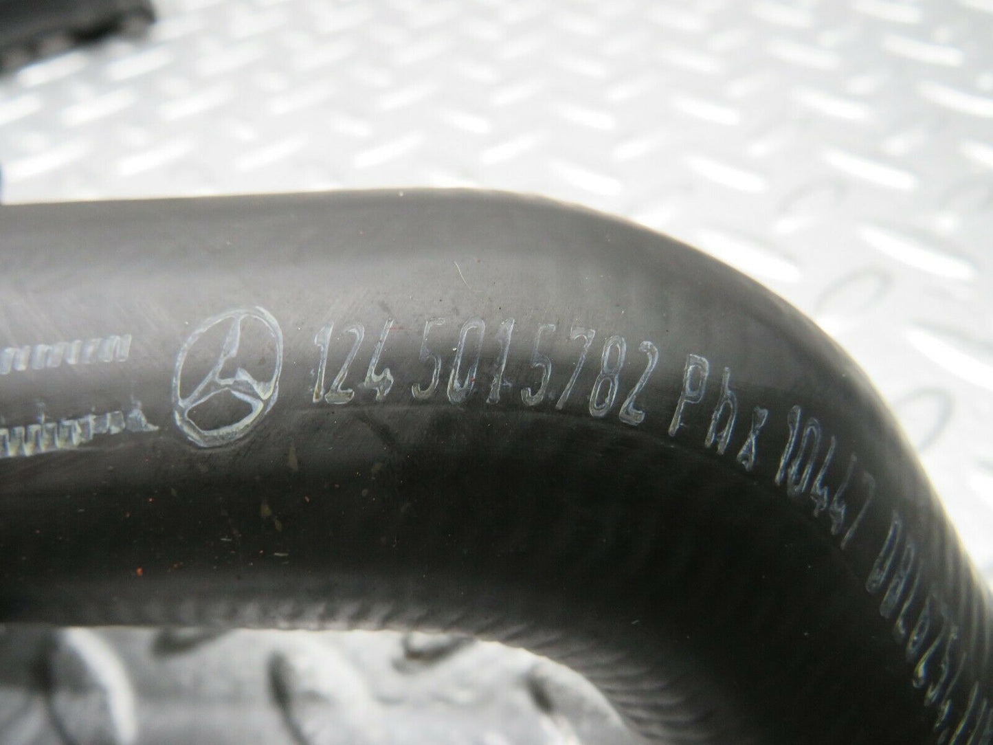 22572 Mercedes-Benz C124 E220 Coupe Radiator Hose 1245015782 1245015882