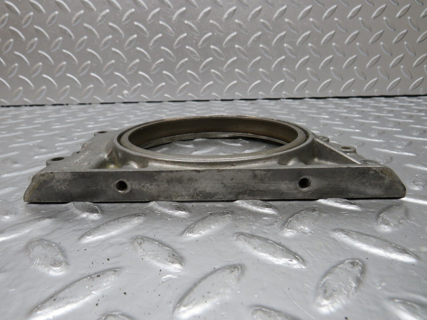 32760 Mercedes-Benz C107 R107 350 V8 Crankshaft Rear Sealing Cover 1160110608