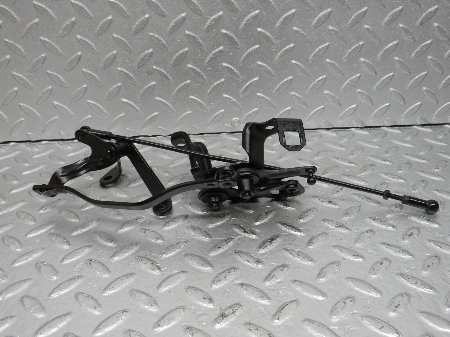 40133 Mercedes-Benz R107 350SL Coupe Throttle Linkage