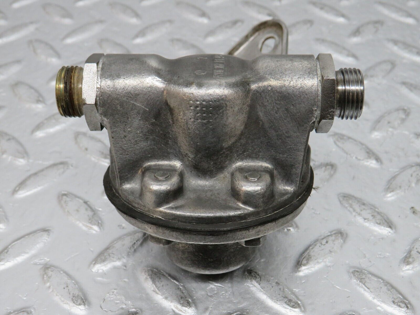 32788 Mercedes-Benz C107 R107 350 V8 Oil Pressure Damper 1161870194 1161870196