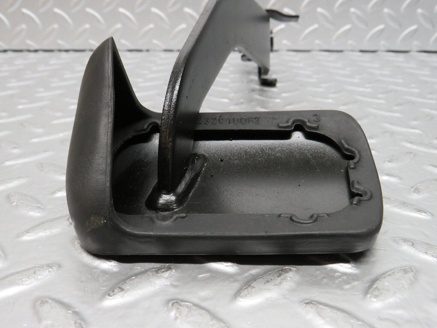31698 Mercedes-Benz W201 190LE 1.8L Brake Pedal 1232910082
